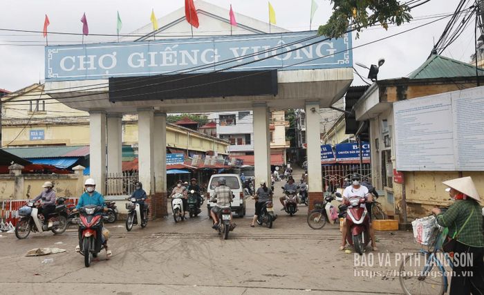 Chợ Giếng Vuông hoạt động trở lại bình thường sau thiên tai