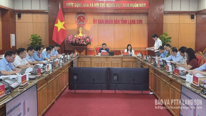 Các đại biểu tham dự cuộc họp