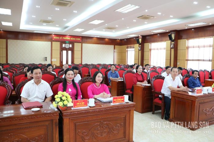 Các đại biểu dự hội nghị