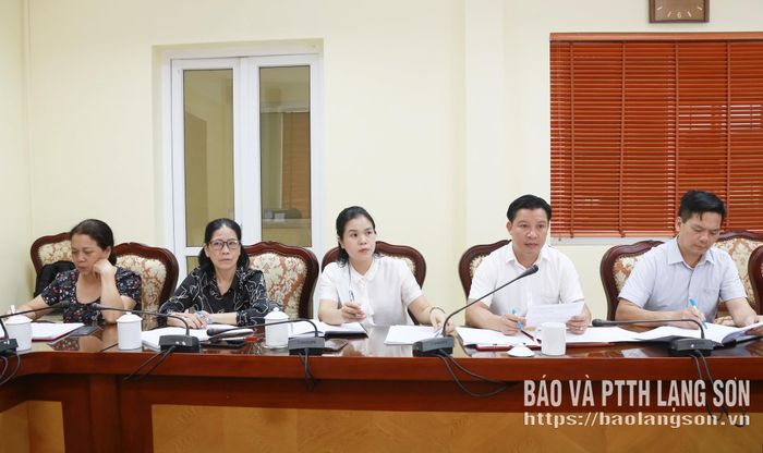 Các đại biểu dự giao ban