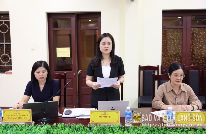 Lãnh đạo Sở Nội vụ phát biểu tại buổi làm việc