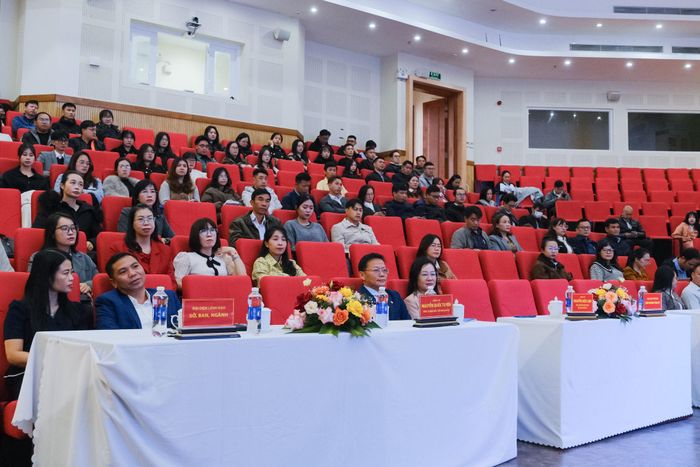 Các đại biểu dự buổi tập huấn