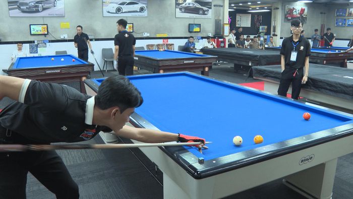 Trong ngày thi đấu đầu tiên, các trận đấu diễn ra gay cấn và hấp dẫn