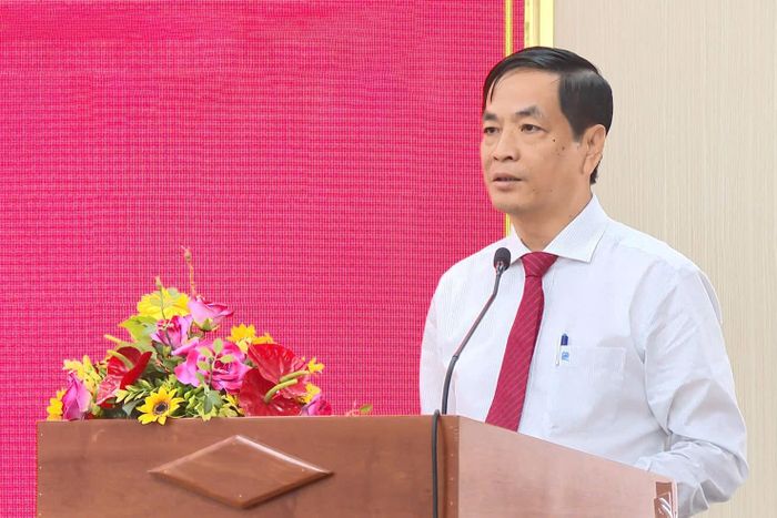 Đồng chí Võ Thanh Bình, Ủy viên Ban Thường vụ Tỉnh ủy, Bí thư Đảng ủy phường Phan Thiết phát biểu chỉ đạo tại hội nghị