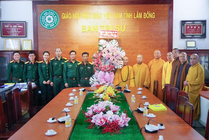 Đoàn cán bộ của Đảng ủy - Bộ CHQS tỉnh chúc mừng Đại lễ Vu Lan - Báo hiếu năm 2026