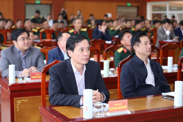 Lãnh đạo các sở, ngành của tỉnh dự hội nghị