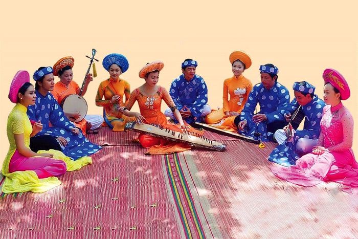 Đờn ca tài tử Nam bộ là một dòng nhạc dân tộc của Việt Nam đã được UNESCO ghi danh là di sản văn hóa phi vật thể vào ngày 5 tháng 12 năm 2013 và là một danh hiệu UNESCO ở Việt Nam có vùng ảnh hưởng lớn, với phạm vi 8 tỉnh thành phía Nam và 2 tỉnh ven biển miền Trung