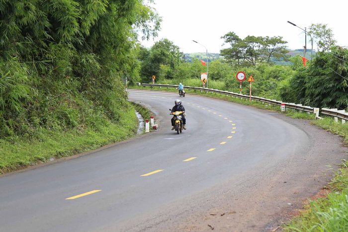 Quốc lộ 28 đoạn Di Linh qua Gia Nghĩa đã được sửa chữa nhiều đoạn nhưng cần nâng cấp tổng thể để tạo điều kiện kết nối, phát triển