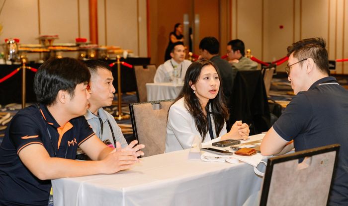 Các nhà sáng lập được kết nối trực tiếp với các quỹ đầu tư công nghệ dành cho startup và AI