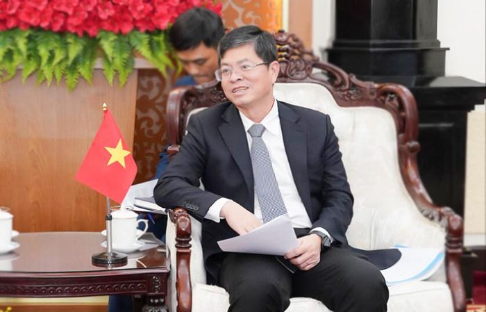 Ủy viên Ban Thường vụ Tỉnh ủy, Phó Chủ tịch UBND tỉnh Nguyễn Hồng Hải giới thiệu tiềm năng, lợi thế Lâm Đồng đến đoàn công tác