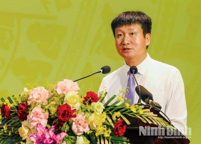 Đồng chí Trần Huy Tuấn, Ủy viên Trung ương Đảng, Bí thư Tỉnh ủy phát biểu khai mạc hội nghị.