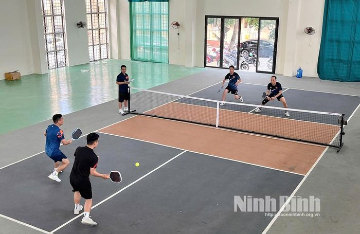 Thi đấu Pickleball tại Đại hội TDTT xã Bình Sơn.