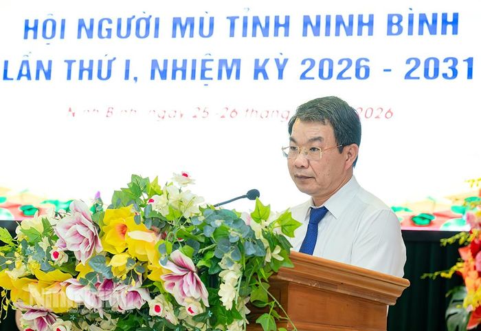 Đồng chí Nguyễn Hoàng Hà, Ủy viên Ban Thường vụ Tỉnh ủy, Phó Chủ tịch Thường trực Ủy ban Mặt trận Tổ quốc Việt Nam tỉnh phát biểu tại Đại hội.