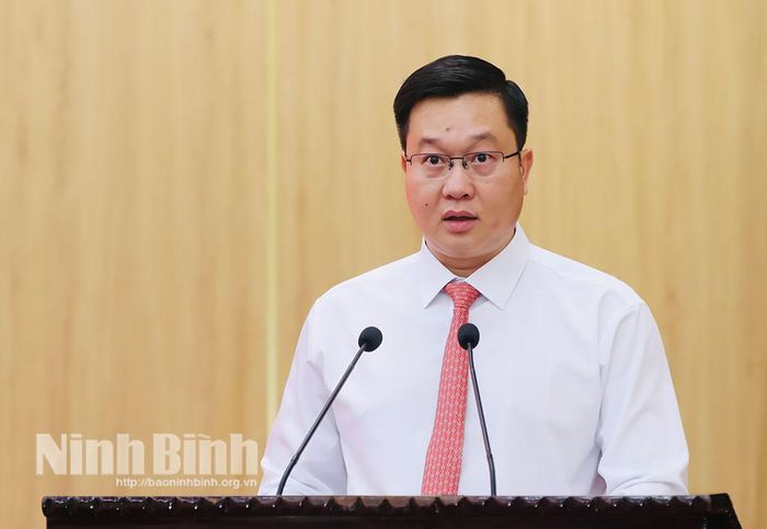 Đồng chí Trần Đăng Quỳnh, Ủy viên dự khuyết Trung ương Đảng, Phó Bí thư Thường trực Tỉnh ủy, Trưởng Ban Chỉ đạo 35 Tỉnh ủy phát biểu chỉ đạo hội nghị.