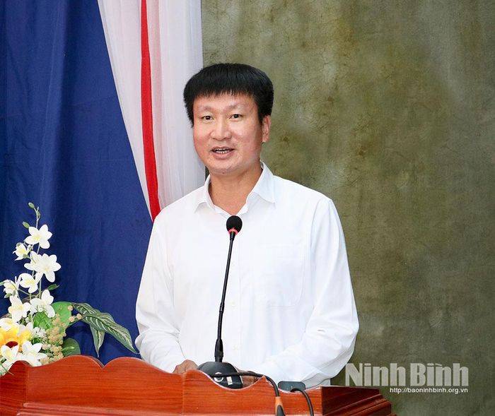 Đồng chí Bí thư Tỉnh ủy Trần Huy Tuấn phát biểu tại buổi lễ.