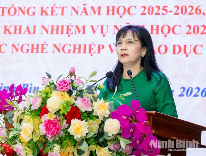 Đồng chí Nguyễn Thị Minh Nguyệt, Phó Giám đốc Sở Giáo dục và Đào tạo phát biểu chỉ đạo hội nghị.