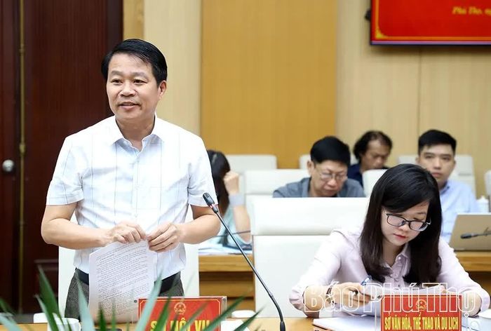 Lãnh đạo Sở Nội vụ báo cáo một số nội dung.