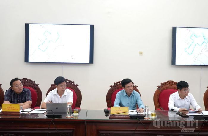 Các thành viên đoàn công tác của Tập đoàn Công nghiệp Than-Khoáng sản Việt Nam tham dự buổi làm việc - Ảnh: T.Đ