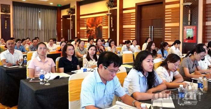 Có trên 100 học viên tham dự hội nghị tập huấn - Ảnh: H.Tr