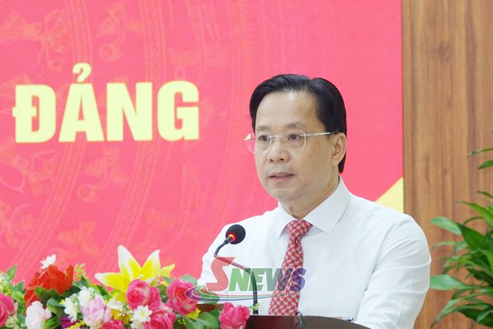 Đồng chí Bí thư Tỉnh ủy phát biểu tại buổi lễ.