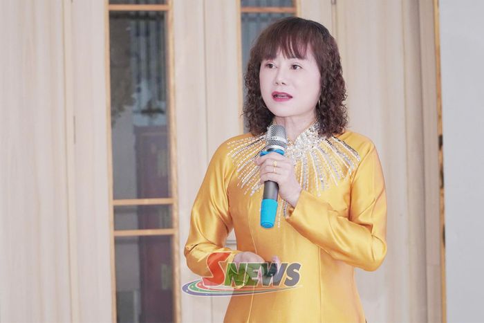 Cán bộ dự án báo cáo kết quả hoạt động của dự án.