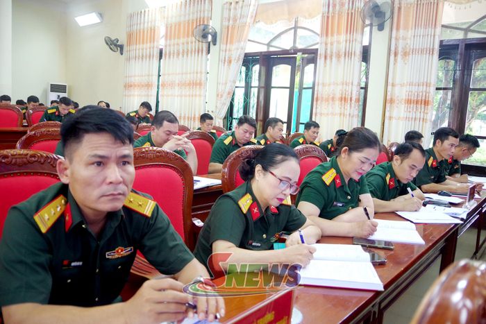 Các đại biểu dự gặp mặt.