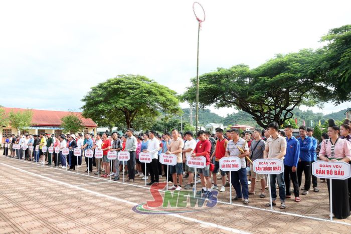 Các đoàn vận động viên tham dự Ngày hội.