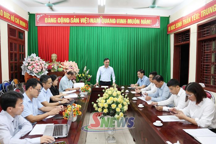 Đồng chí Phó Chủ tịch Thường trực UBND tỉnh làm việc với Trường Tiểu học và THCS Bắc Yên.