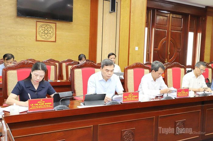 Các đồng chí Thường trực Tỉnh ủy dự hội nghị.