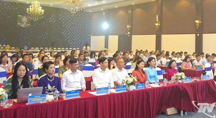 Các đại biểu dự Hội nghị.