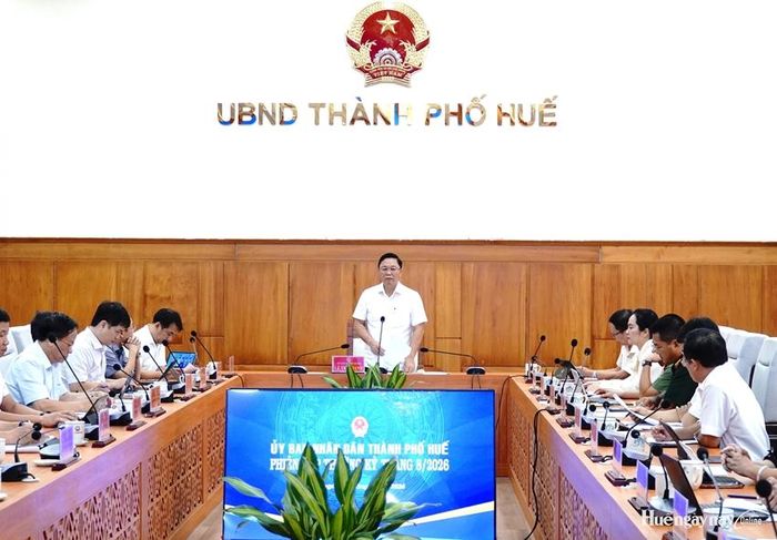 Phó Bí thư Thành ủy, Chủ tịch UBND thành phố Lê Trí Thanh kết luận phiên họp