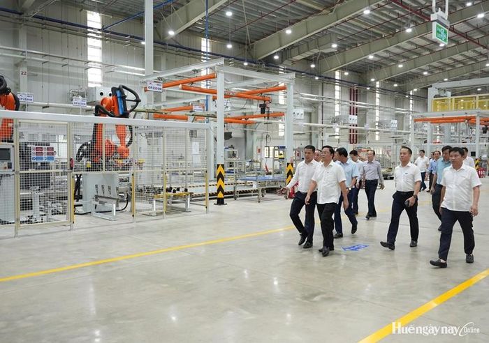 Lãnh đạo thành phố kiểm tra tình hình sản xuất tại Công ty cổ phần Kim Long Motor Huế