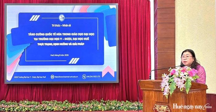 Đại biểu tham luận tại hội nghị