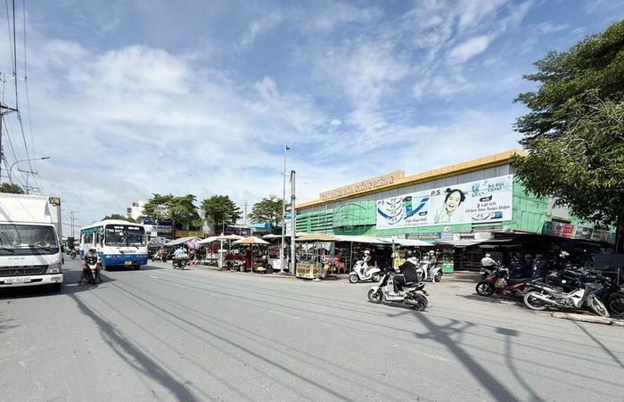 Chợ Bách hóa Giồng Riềng. (Ảnh: Chung Thắng)