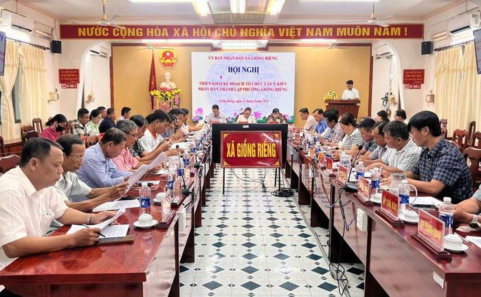 Hội nghị triển khai lấy ý kiến nhân dân về thành lập Phường Giồng Riềng. (Ảnh: giongrieng.angiang.gov.vn)