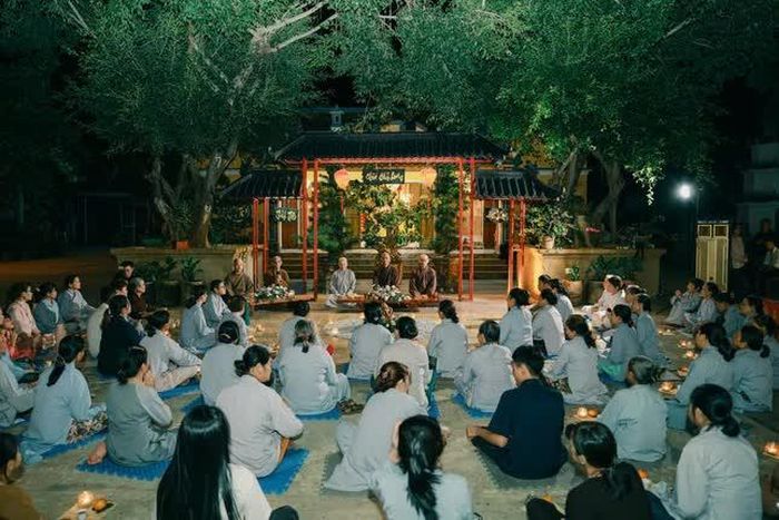 Đêm thiền trà cùng nhau tưởng nhớ về cha mẹ