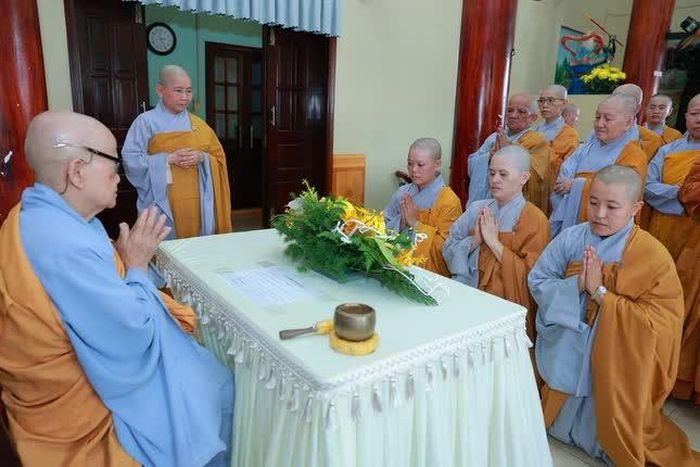 Chư Ni tác pháp Tự tứ
