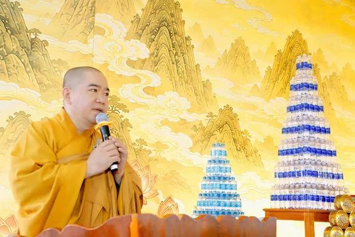 Đại đức Thích Thiện Hưng phát biểu