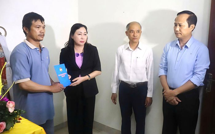 Hỗ trợ 25 triệu đồng cho mỗi gia đình có nạn nhân tử vong do sét đánh.
