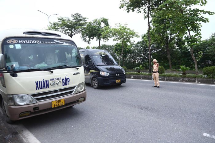 Đặc biệt, thông qua công tác tuần tra, kiểm soát, khi phát hiện vi phạm liên quan đến trách nhiệm của đơn vị vận tải, lực lượng CSGT sẽ kiến nghị, phối hợp với các lực lượng chức năng kiểm tra, xử lý doanh nghiệp, chủ phương tiện theo đúng quy định của pháp luật.