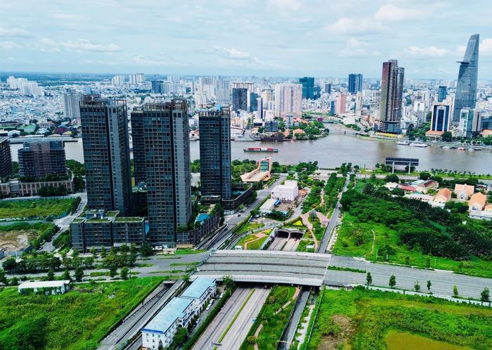 Hạ tầng, không gian đô thị và các nguồn lực mới đang tạo thêm dư địa phát triển cho TP.HCM.