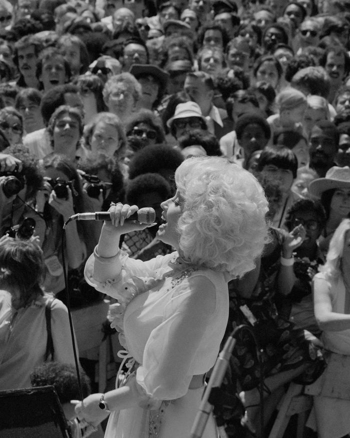 Một số hình ảnh của Dolly Parton lúc sinh thời. 