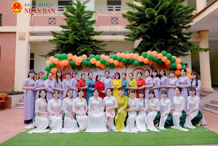 Tập thể cán bộ, giáo viên, nhân viên Trường mầm non Vĩnh Thực