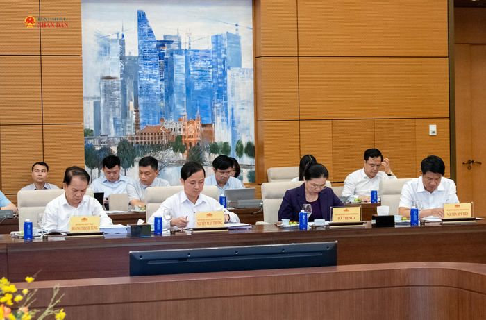 Các đại biểu tham dự phiên họp