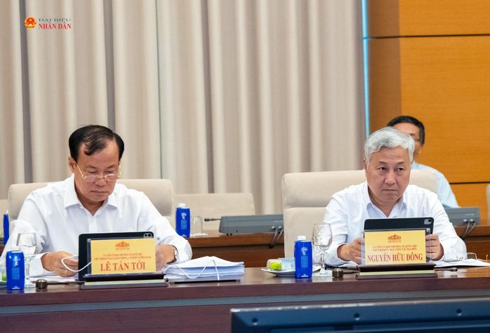 Các đại biểu tham dự phiên họp