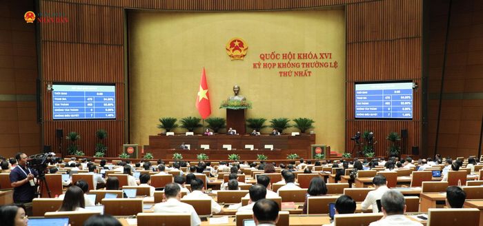 Quốc hội biểu quyết thông qua Nghị quyết về chủ trương đầu tư Dự án đầu tư xây dựng đường Vành đai 5 - Vùng Thủ đô Hà Nội. Ảnh: Khánh Duy