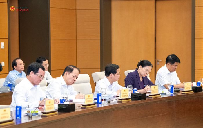 Các đại biểu tham dự phiên họp