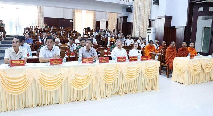 Quang cảnh lễ ra mắt Mô hình “Phum, sóc bình yên - An ninh bảo đảm”. Ảnh: Tiến Tầm