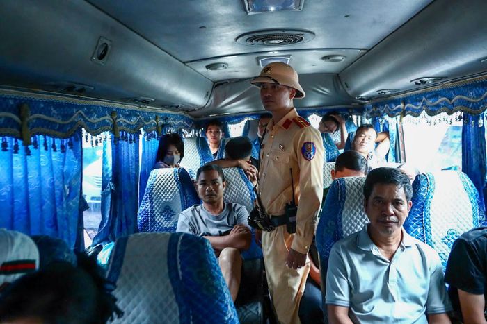 CSGT tập trung kiểm tra đối với phương tiện kinh doanh vận tải hành khách và hàng hoá