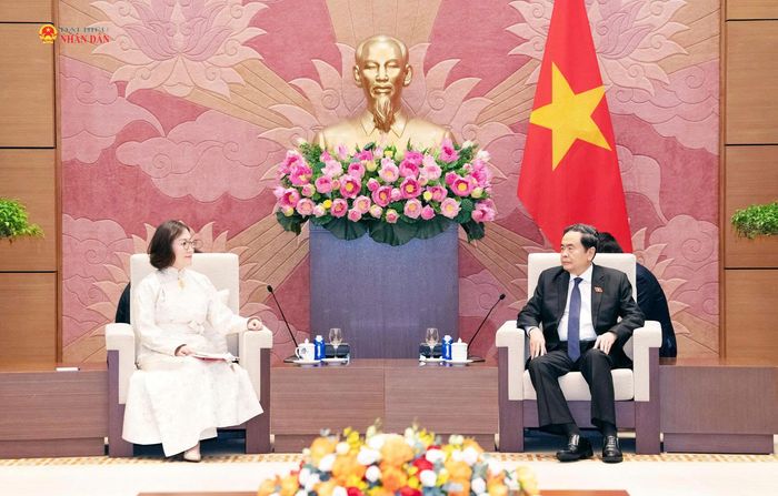 Chủ tịch Quốc hội Trần Thanh Mẫn tiếp Đại sứ đặc mệnh toàn quyền Mông Cổ tại Việt Nam Ganbaatar Hulan